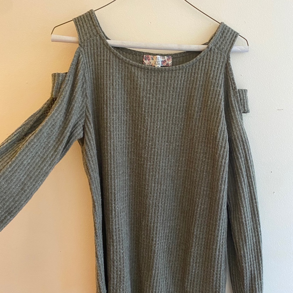 shoulder cutout top
